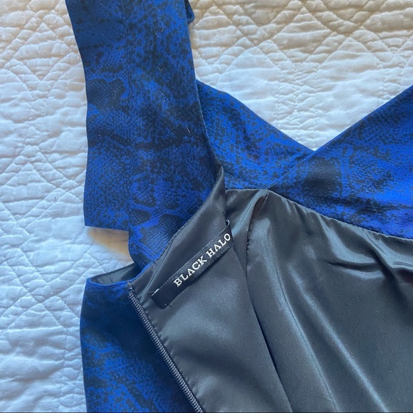 Iconic Black Halo Jackie O navy/black python print sheath dress with Bi-stretch - Picture 5 of 8